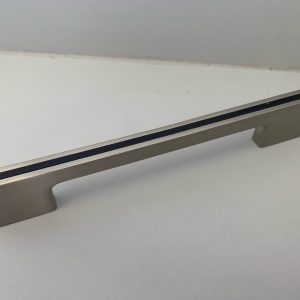 Fogantyú inox-fekete 128mm